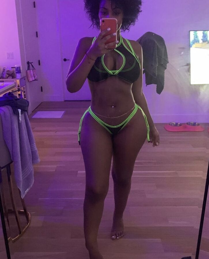 Black Women: Selfies