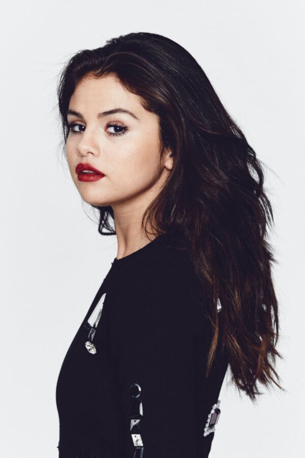 SELENA GOMEZ ... HOT !!!