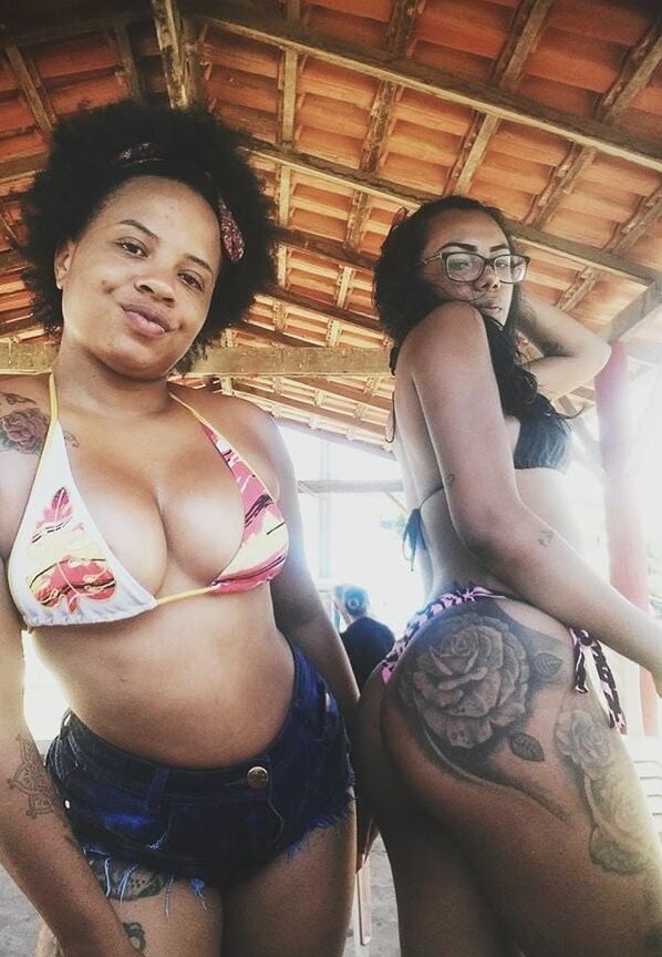 Gostosas de Biquini na Praia,Piscina Etc..