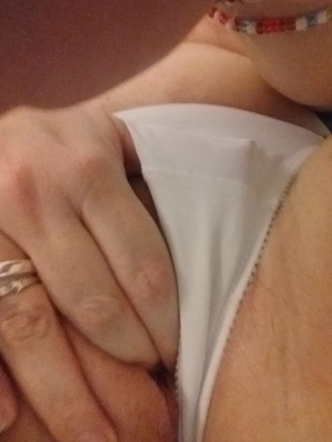 Seance matinale en string blanc