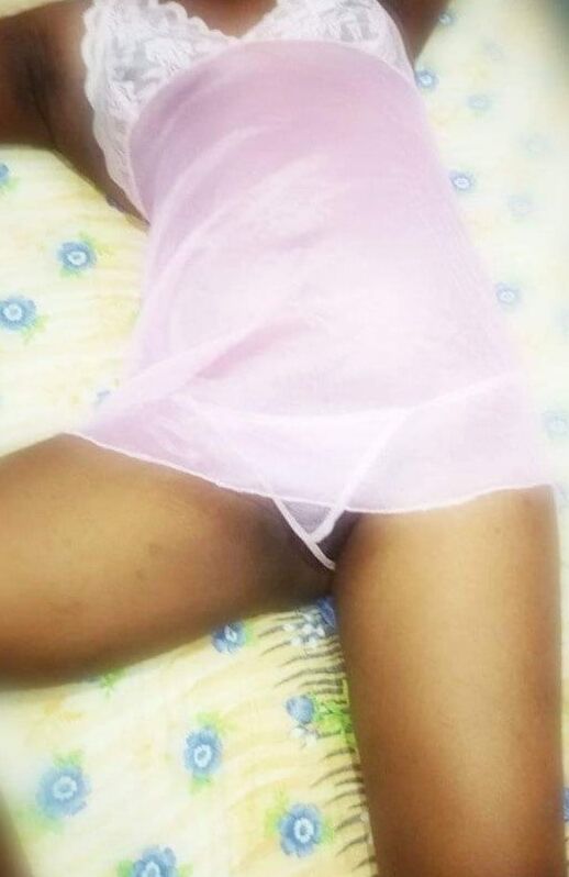 Sri Lankan Aunty In Pink Nighty
