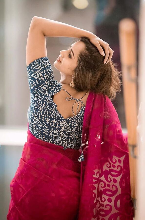 Samyuktha hot saree stills