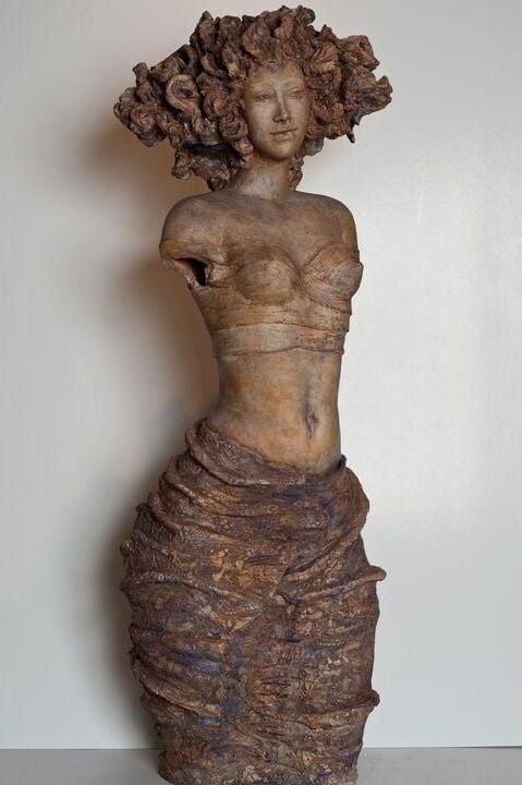 Wide hips in the fine arts