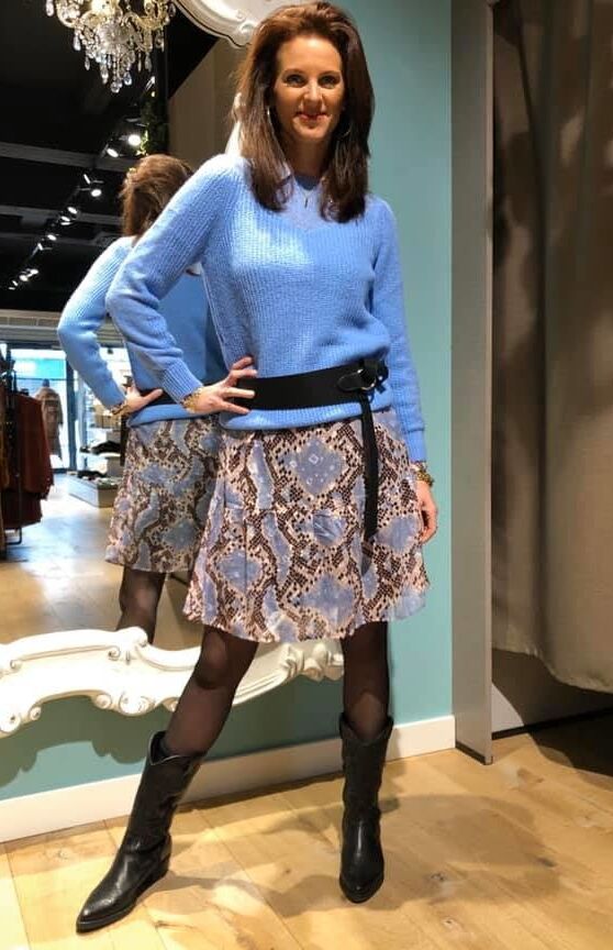 Dutch MILF fashionstore owner in our city
