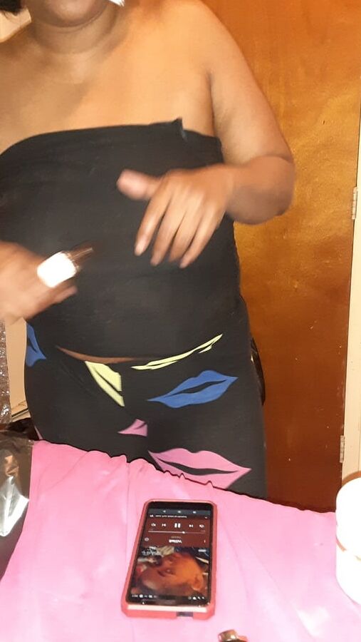 BLACK ASS MILF