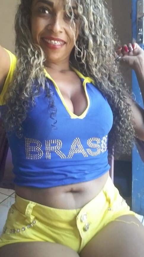 Fatima Rodrigues Morena sensual- insta fatimar