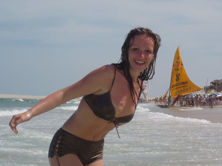 amateur girls on holiday