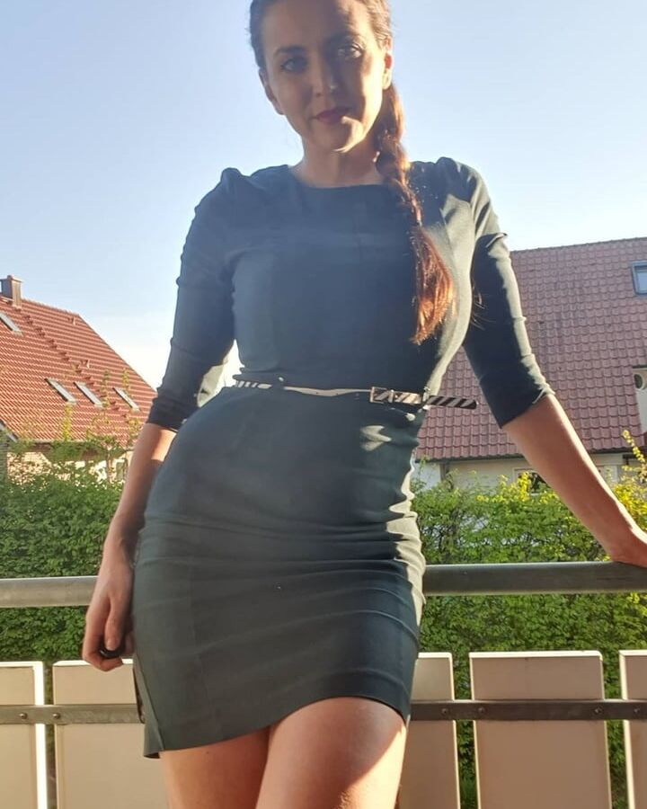 Real amateur mom Sara so hot