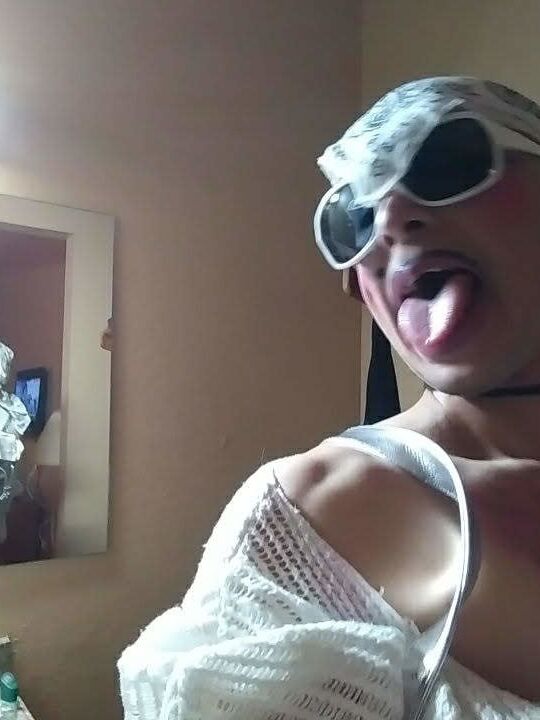 Want really hung BBC cocks for hot gangbang