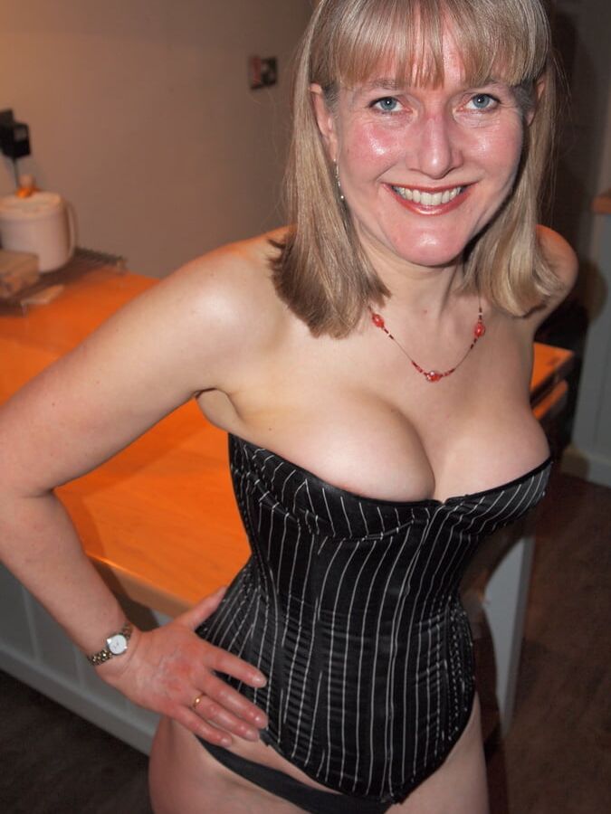 MILFs in Lingerie