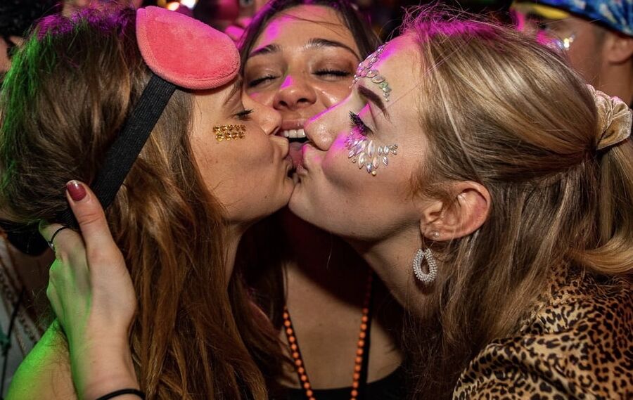 Hot girls party and kissing