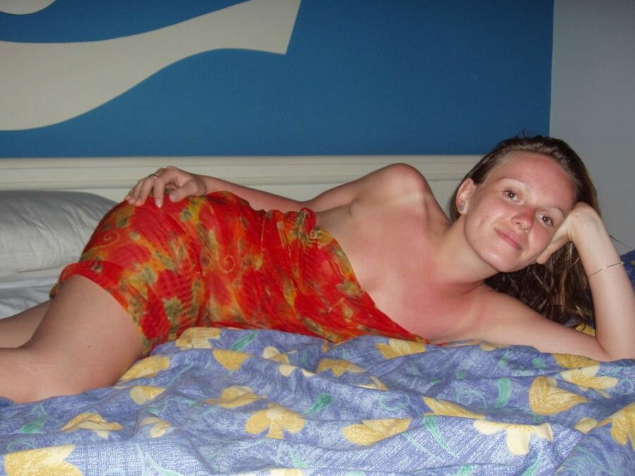 amateur girls on holiday