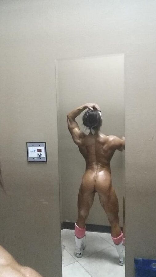 Big muscular mom