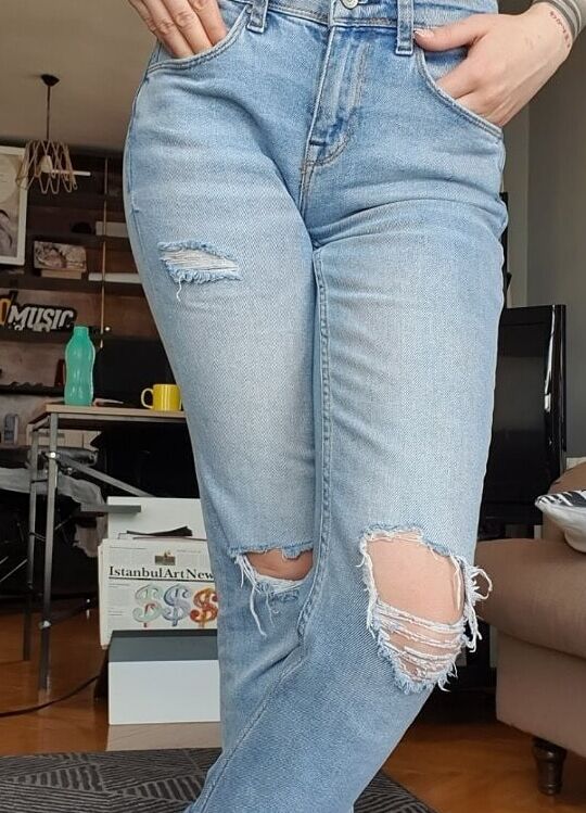 Turkish amateur women displaying her colothes