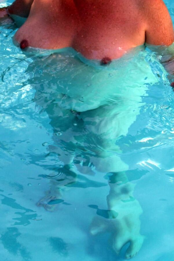 Big Tits Under Water