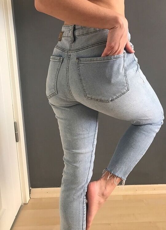Turkish amateur women displaying her colothes