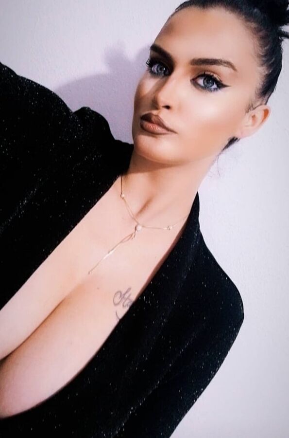 HOT MILF WITH BIG TITS AND HOT ASS