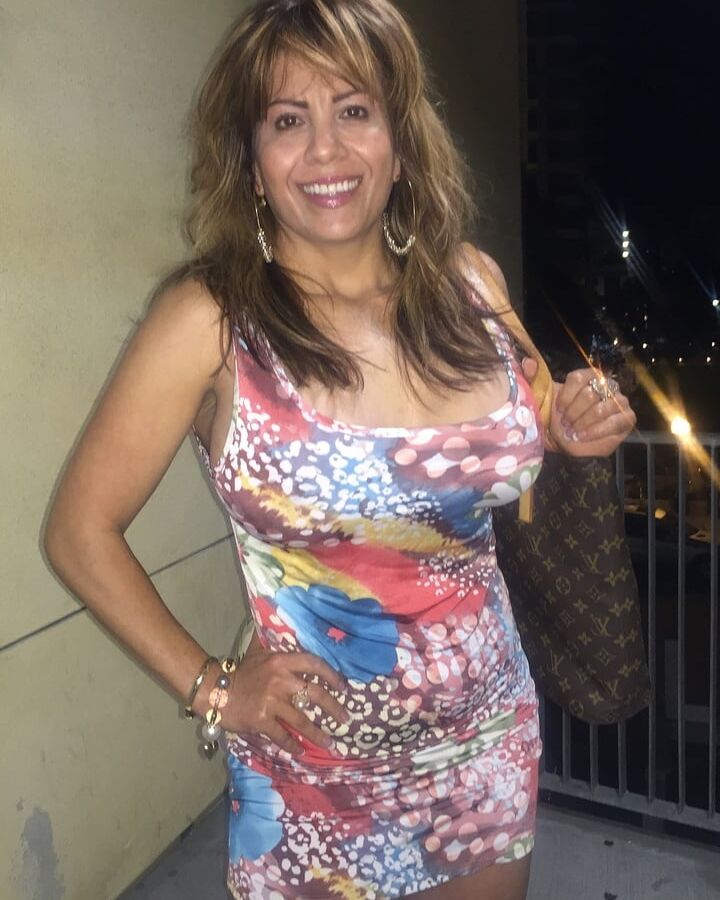 Latina milf