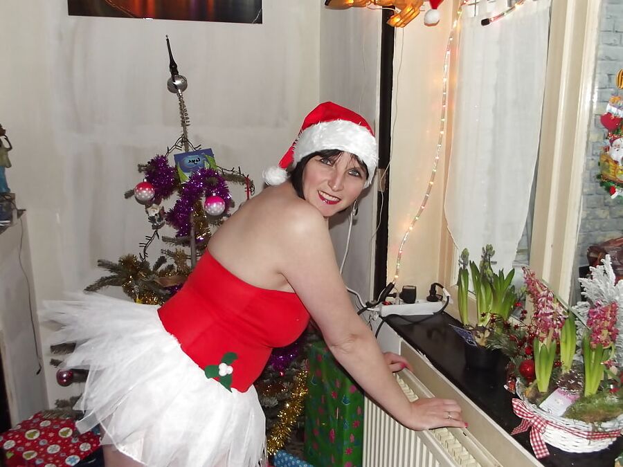 French whore is a meaty three-hole-fuckdoll