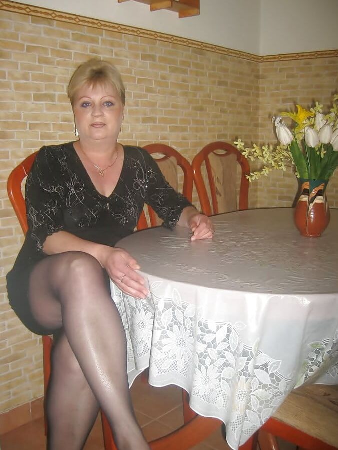 PANTYHOSE MATURES MIX