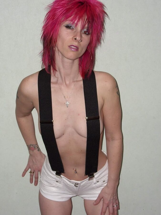 SKINNY REDHEAD MILF