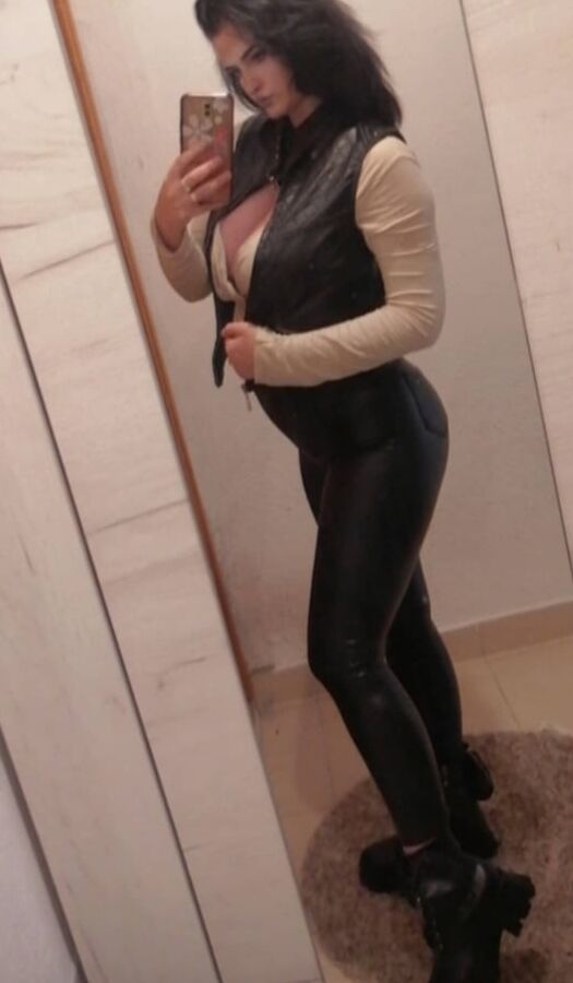 HOT MILF WITH BIG TITS AND HOT ASS