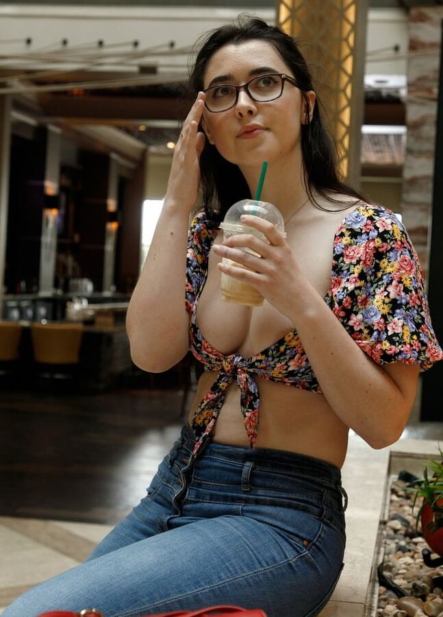 Sexy Babe Ophelia