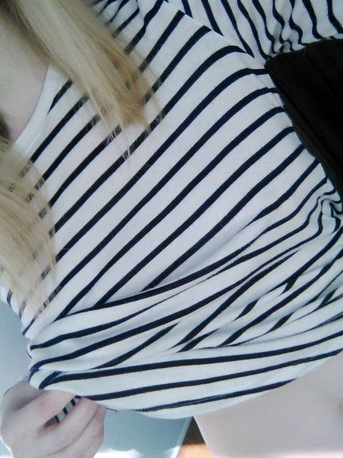 Pale blondie