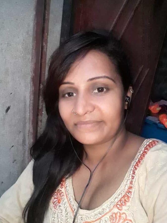 Bengali aunty nude selfie