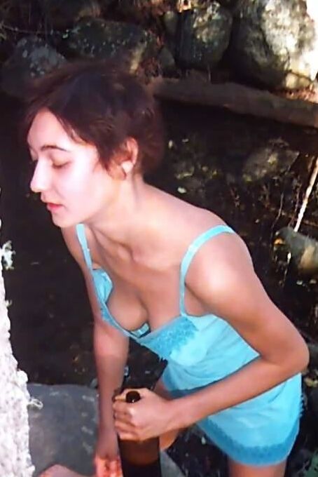 downblouse
