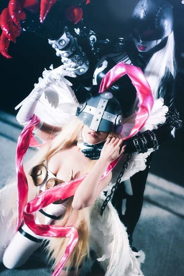 Angewomon &amp; LadyDevimon Hentai