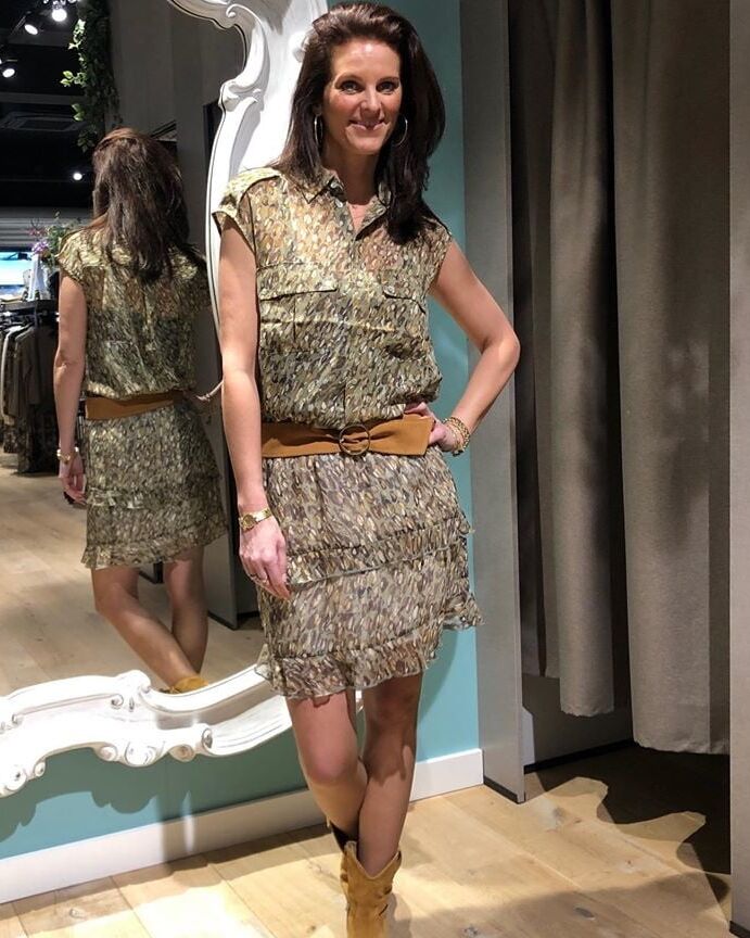 Dutch MILF fashionstore owner in our city