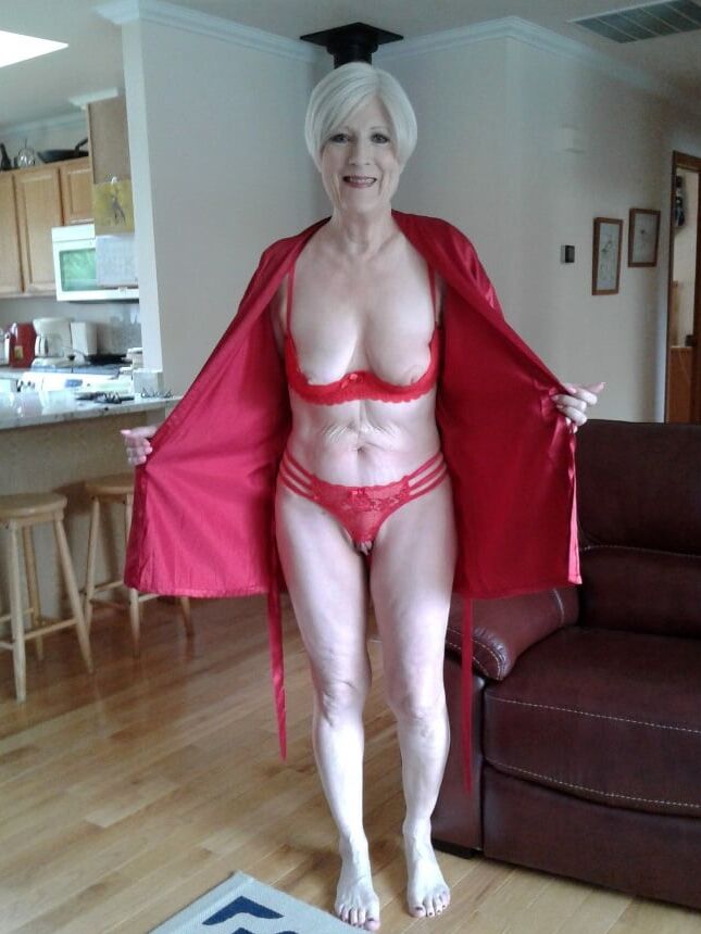 Granny sexy and proud !