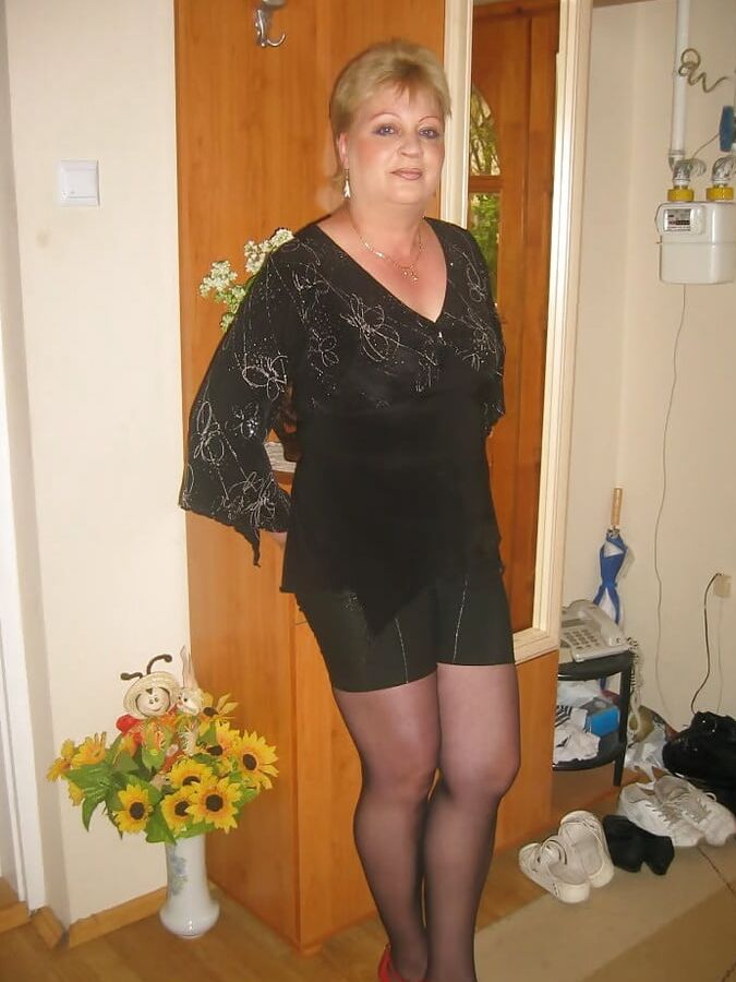 PANTYHOSE MATURES MIX