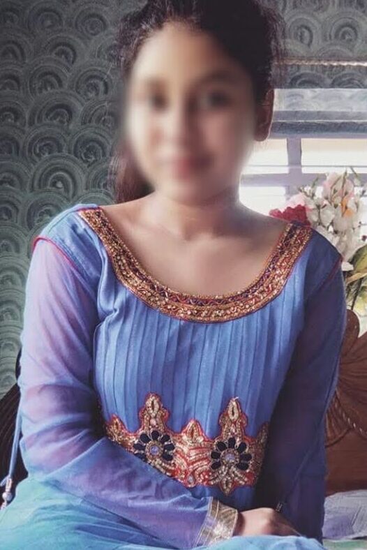 Papa ki girlfriend jo Mari maa ki best friend haa pic found