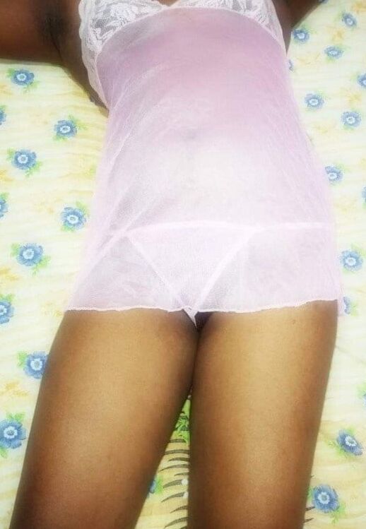 Sri Lankan Aunty In Pink Nighty
