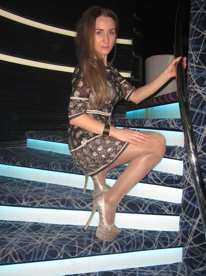 Mature in pantyhose, nylons, stockings, naylon corap