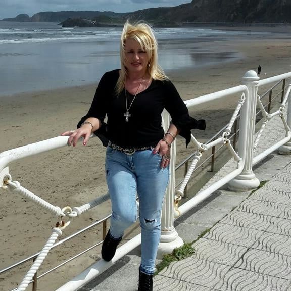 perra vieja camarera de asturias