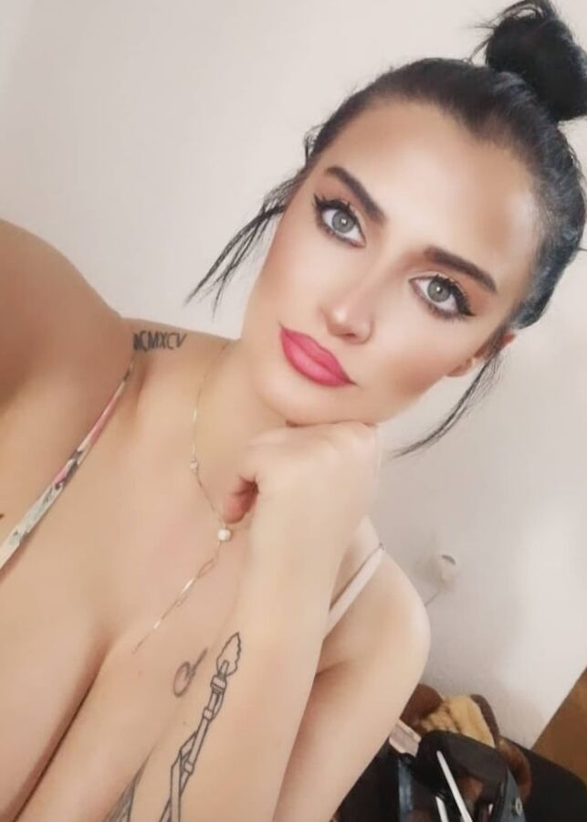HOT MILF WITH BIG TITS AND HOT ASS