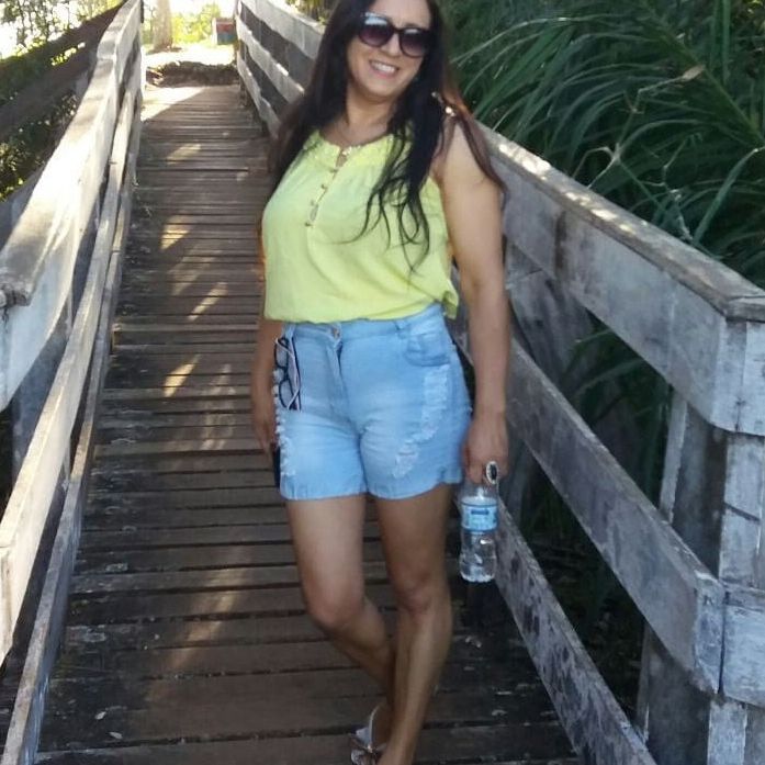Gorgeous milf sunglasses fetish