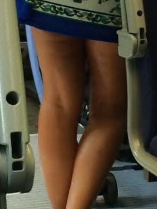 Meine heiße Tante Gina mit tollen Beinen in Kniestiefeln