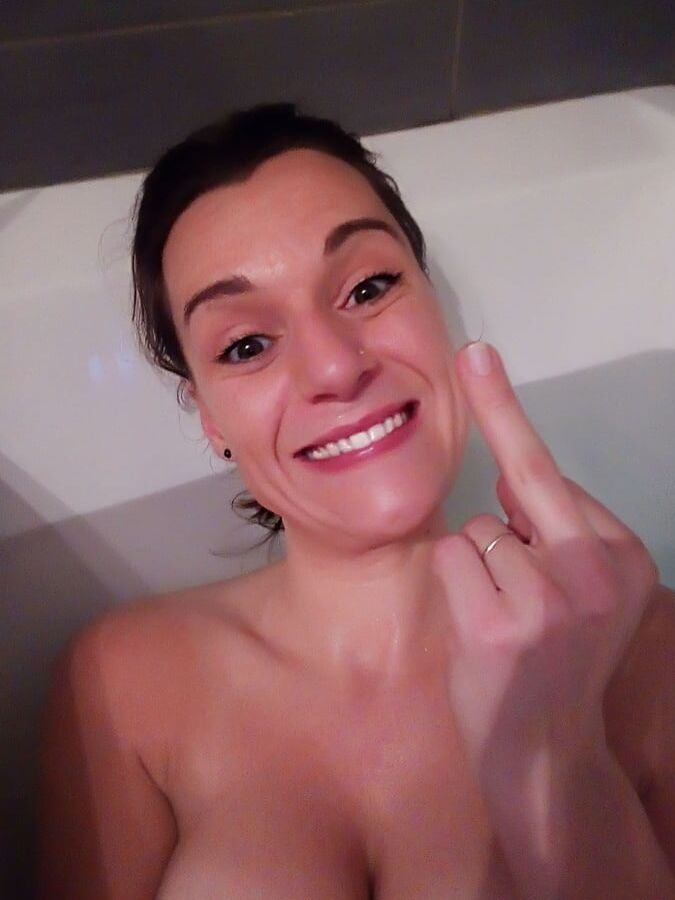 Mes selfis de petite salope sophieexhib