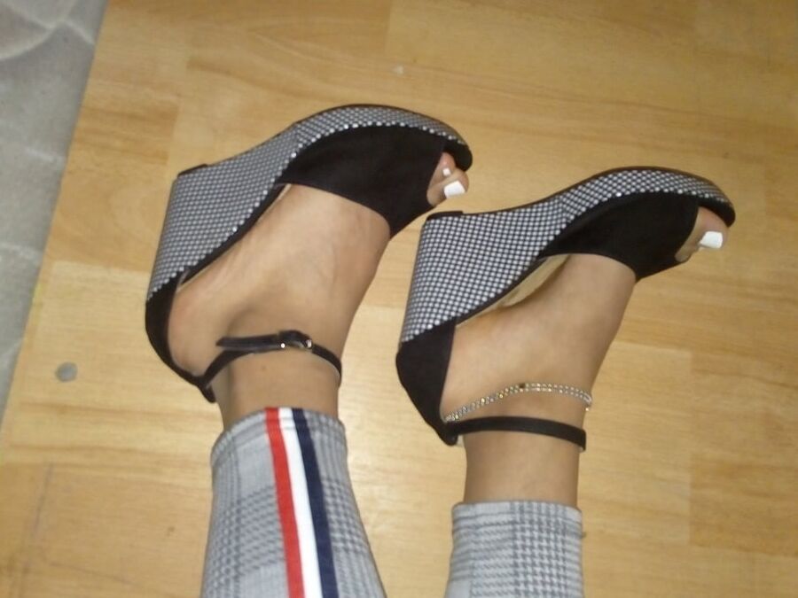 My sexy feet in heels