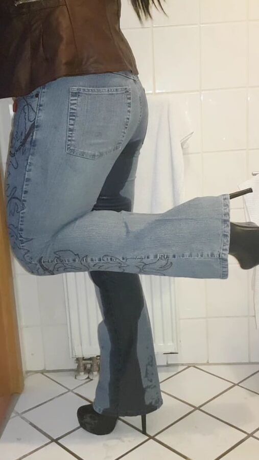 Jeans pissen