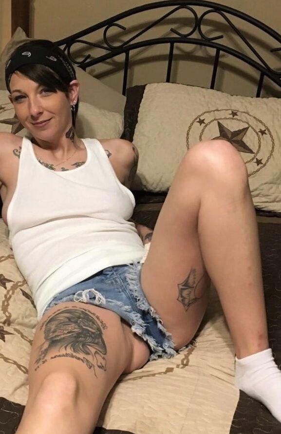 shorts get me horny....