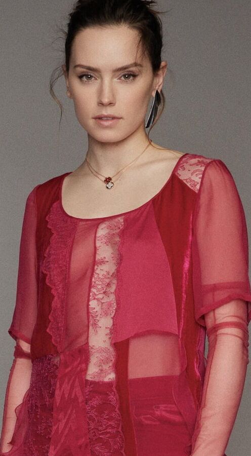 Daisy Ridley Fit As Fuck