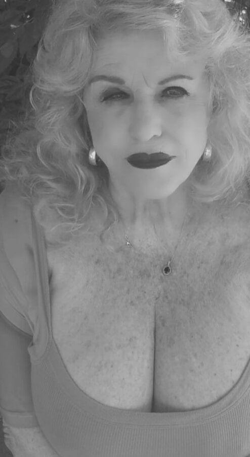 Mature Elaine Big Tits