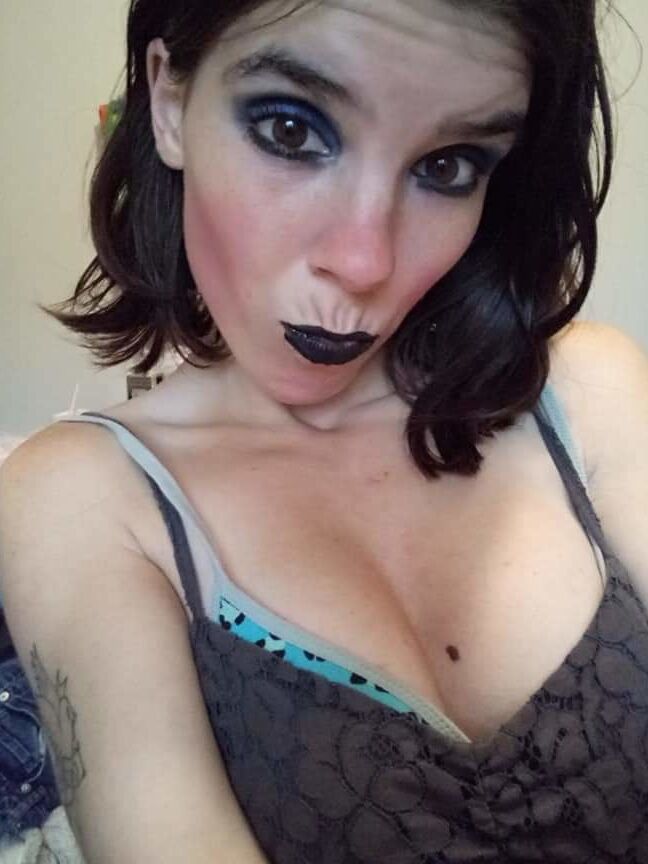 Petite Ohio tease