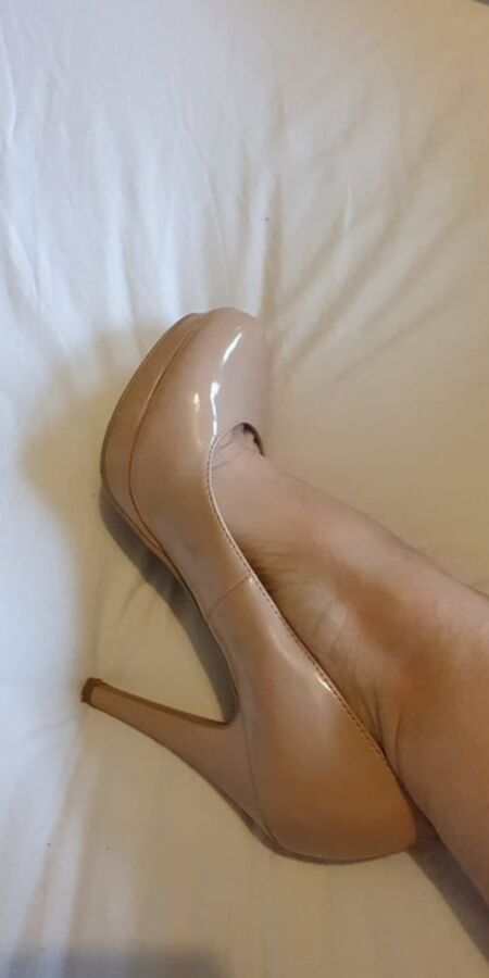 Sexy feet and heels