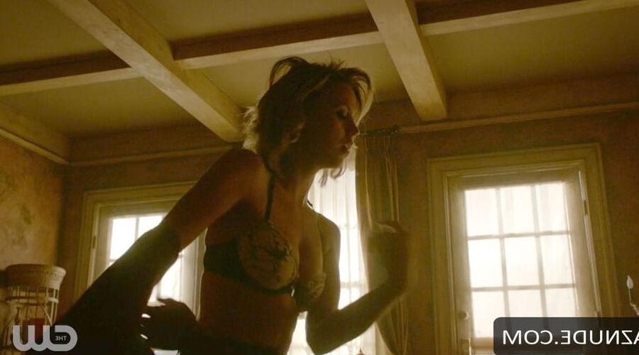 Riley Voelkel (Actress)